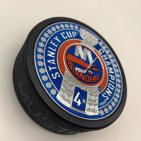 New York Islanders Stanley Cup Champions Embossed Collectible Puck - Picture 4 of 15